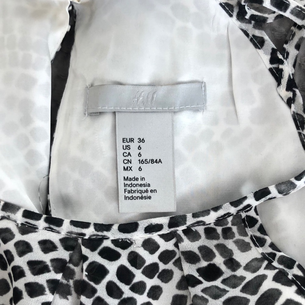 H and M gray and white animal print max dress - Picture 5 of 5